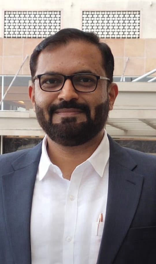 Dr. Nikhil Mahajan