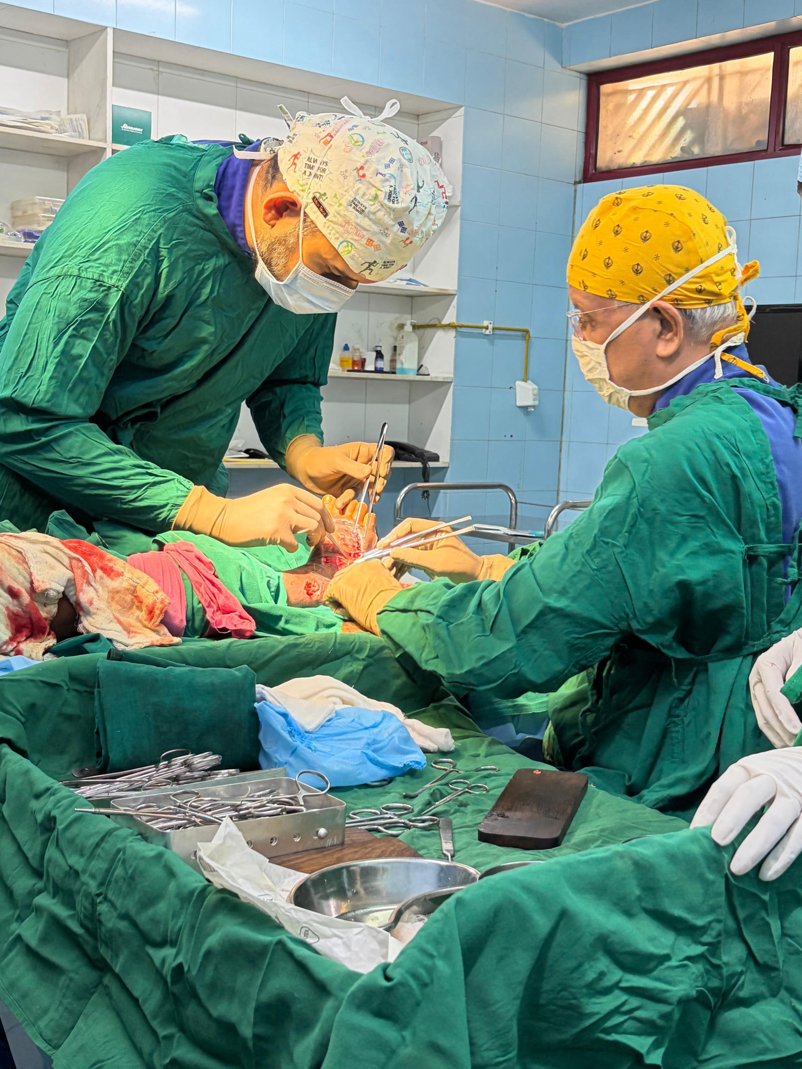 Live surgery in the Operation Theatre at Purva Hospital